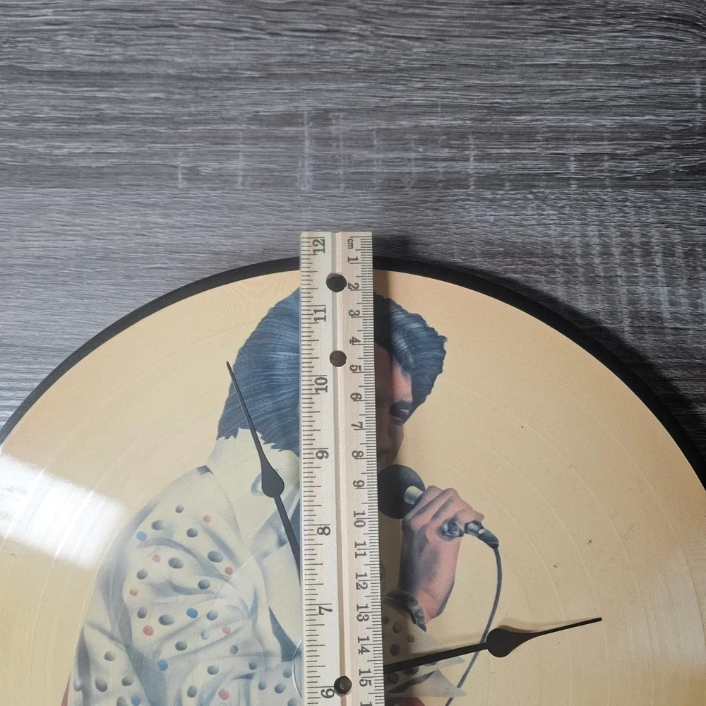 Unbranded elvis presley